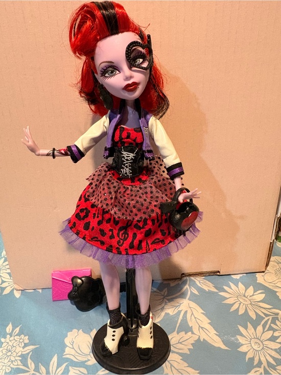 Mattel Other - Monster High Picture Day Operetta
Doll